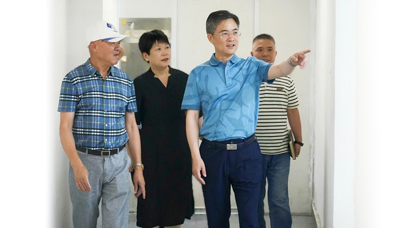 奉贤区政协主席陈勇章赴海湾镇走访调研必发888制药